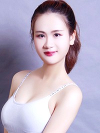 Asian single Lirong from Changsha, China