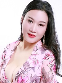 Asian single Yan from Changsha, China