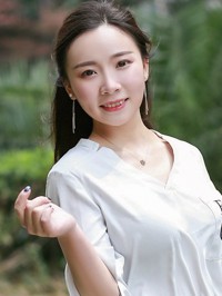 Asian single woman Xi from Changsha