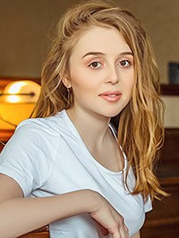 Russian single woman Anna from Bender, Moldova
