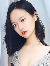 Asian single Shuang (Sunny) from Luzhou, China