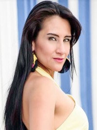 Latin single woman Lorena from Medellín