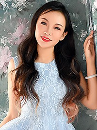 Asian woman Meiyue (Sophie) from Shenyang, China