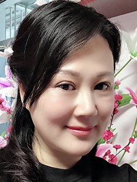 Asian single Lingying (Ying) from Nanning, China