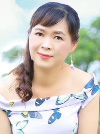 Asian woman Wenli (Rebekah) from Nanning, China