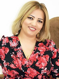 European single woman Manush from Yerevan