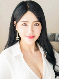 Asian single woman Xiaoyan from Shanghai