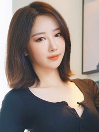 Asian single woman Ping from Beijing