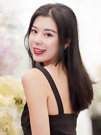Asian woman Zi (Coco) from Nanchang, China