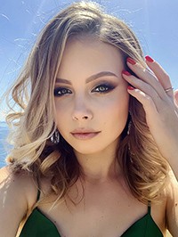 Russian single woman Alina from Sevastopol`