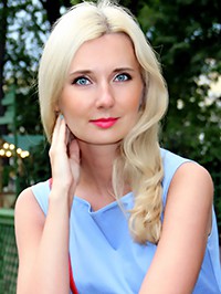 Russian single woman Anna from Saint Petersburg