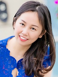 Asian single woman YiPing from Nanning, China