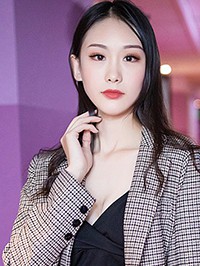 Asian single Amy from Henan, China
