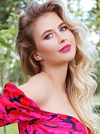 Ukrainian single woman Alexandra from Novomoskovsk, Ukraine