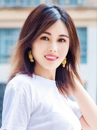 Asian Bride XiaoFang from Shangqiu