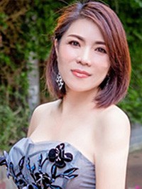 Asian woman Dongmei from Nanning, China