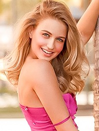 Single Polina from Dubai, United Arab Emirates