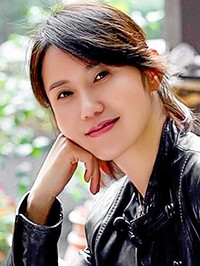 Asian single woman JianHua from Chengdu