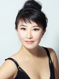 Asian woman Yichun (Susie) from Nanning, China