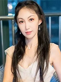 Asian Bride Qian from Changsha
