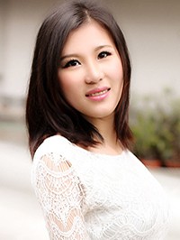 Asian single woman Qi from Shenzhen