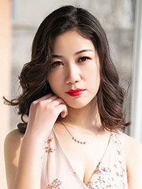 Asian single woman Ziqian (Purple) from Chongqing