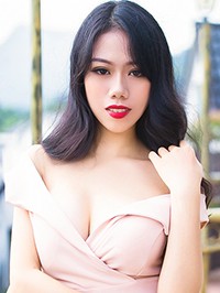 Asian single woman Danfei from Hangzhou