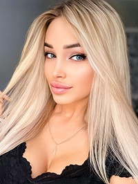 Ukrainian single woman Yulia from Kyiv