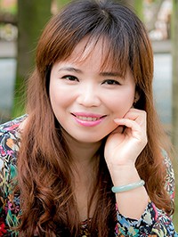 Asian single woman Fang from Nanning