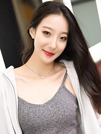 Asian woman Wanying (Ella) from Zhengzhou, China