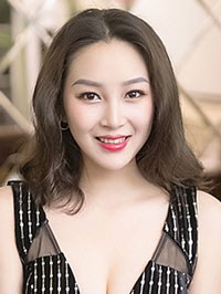 Asian single woman Ying from Meishan, China