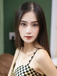 Asian single woman Ling from Ziyang, China