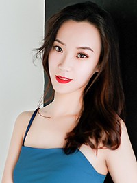 Asian single woman Yaqi (Qi) from Taiyuan, China