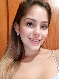 Latin single woman Carolaine from San José
