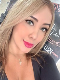 Latin single woman Natalia from Bogotá