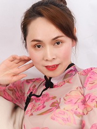 Asian single woman Yanli from Hulan