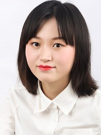 Asian single woman Yi Wen from Hulan