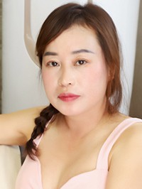 Asian single woman La Yu from Hulan