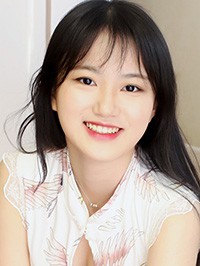 Asian single woman Yang from Longhua, China