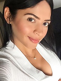 Latin single Luisa from Cali, Colombia