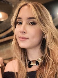 Latin single woman Laura from Medellín