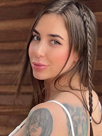 Latin single woman Laura from Medellín