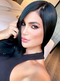 Latin single woman Karina from Medellín