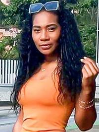 Latin single woman Yamile from Medellín
