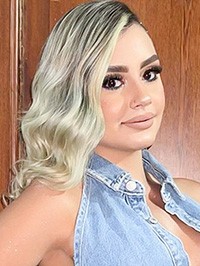 Single Angie from Medellín, Colombia