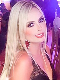 Latin single woman Laura from Medellín