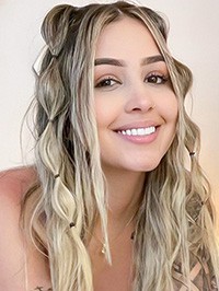Latin single woman Yuliana from Medellín, Colombia