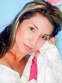 Latin single woman Marley from Medellín