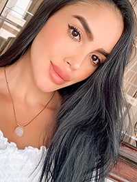 Latin single woman Maria from Medellín