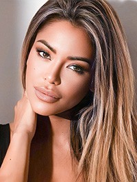 European single woman Dajen from Milan, Italy